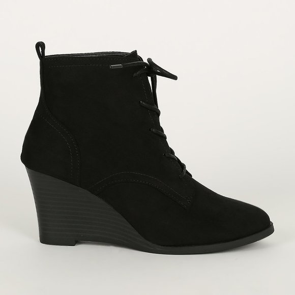 Qupid | NWT Orna Lace-Up Wedge Bootie - Picture 2 of 10